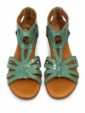 BareTraps Kyra Sage Green Leather Gladiator Zip Sandals flats boho laser cut 6
